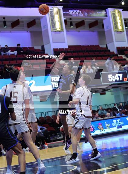 Thumbnail 1 in Iona Prep vs Poughkeepsie (William F. Plunkett Jr. Christmas Classic) photogallery.