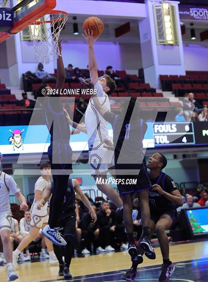 Thumbnail 2 in Iona Prep vs Poughkeepsie (William F. Plunkett Jr. Christmas Classic) photogallery.