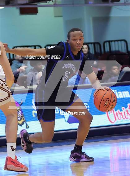 Thumbnail 3 in Iona Prep vs Poughkeepsie (William F. Plunkett Jr. Christmas Classic) photogallery.