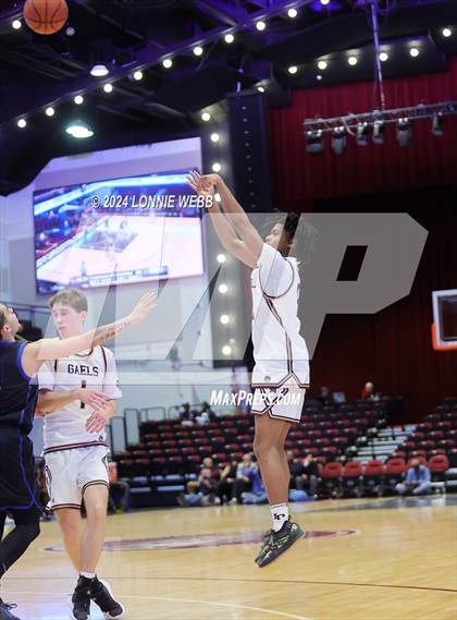 Thumbnail 3 in Iona Prep vs Poughkeepsie (William F. Plunkett Jr. Christmas Classic) photogallery.