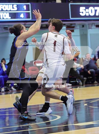 Thumbnail 1 in Iona Prep vs Poughkeepsie (William F. Plunkett Jr. Christmas Classic) photogallery.