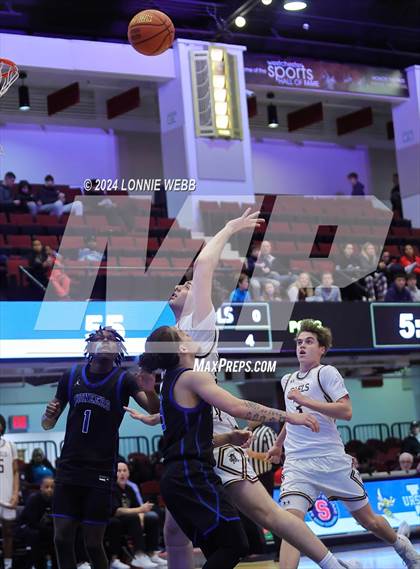 Thumbnail 1 in Iona Prep vs Poughkeepsie (William F. Plunkett Jr. Christmas Classic) photogallery.