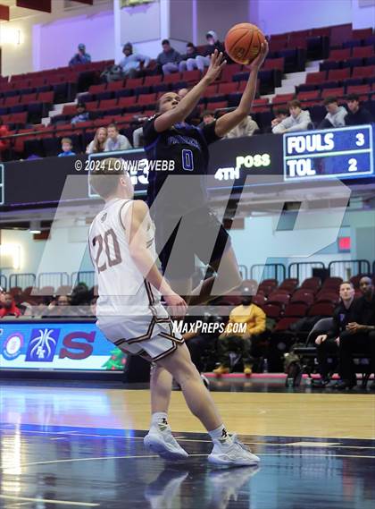Thumbnail 1 in Iona Prep vs Poughkeepsie (William F. Plunkett Jr. Christmas Classic) photogallery.