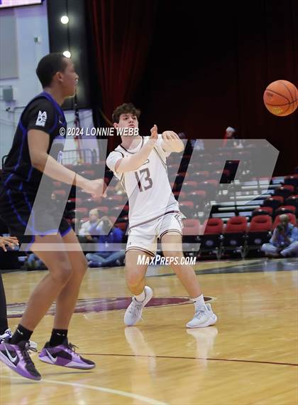 Thumbnail 1 in Iona Prep vs Poughkeepsie (William F. Plunkett Jr. Christmas Classic) photogallery.