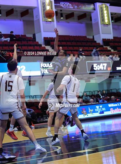 Thumbnail 3 in Iona Prep vs Poughkeepsie (William F. Plunkett Jr. Christmas Classic) photogallery.