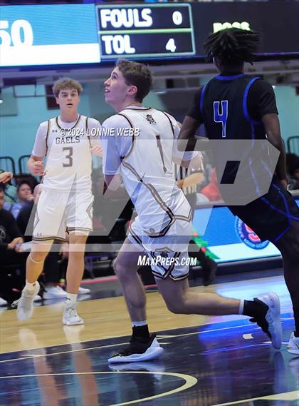 Thumbnail 3 in Iona Prep vs Poughkeepsie (William F. Plunkett Jr. Christmas Classic) photogallery.