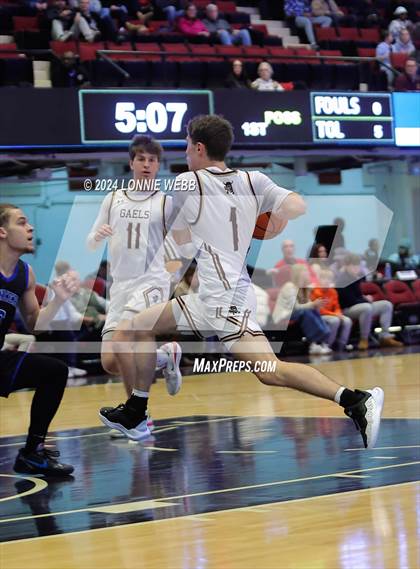 Thumbnail 3 in Iona Prep vs Poughkeepsie (William F. Plunkett Jr. Christmas Classic) photogallery.