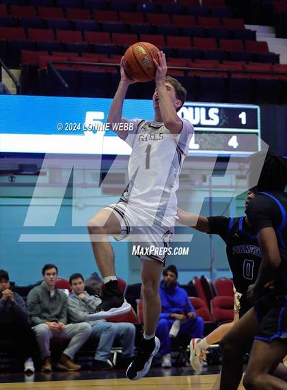 Thumbnail 3 in Iona Prep vs Poughkeepsie (William F. Plunkett Jr. Christmas Classic) photogallery.