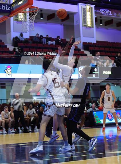 Thumbnail 2 in Iona Prep vs Poughkeepsie (William F. Plunkett Jr. Christmas Classic) photogallery.