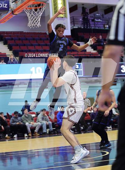 Thumbnail 3 in Iona Prep vs Poughkeepsie (William F. Plunkett Jr. Christmas Classic) photogallery.