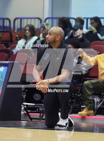 Thumbnail 2 in Iona Prep vs Poughkeepsie (William F. Plunkett Jr. Christmas Classic) photogallery.