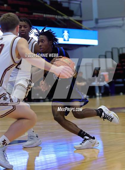 Thumbnail 1 in Iona Prep vs Poughkeepsie (William F. Plunkett Jr. Christmas Classic) photogallery.