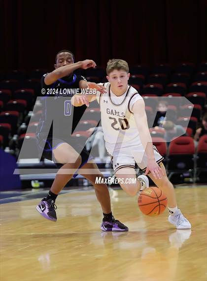 Thumbnail 3 in Iona Prep vs Poughkeepsie (William F. Plunkett Jr. Christmas Classic) photogallery.