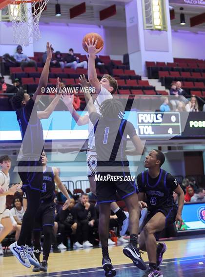 Thumbnail 1 in Iona Prep vs Poughkeepsie (William F. Plunkett Jr. Christmas Classic) photogallery.