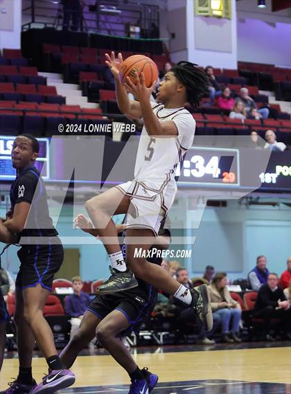 Thumbnail 1 in Iona Prep vs Poughkeepsie (William F. Plunkett Jr. Christmas Classic) photogallery.