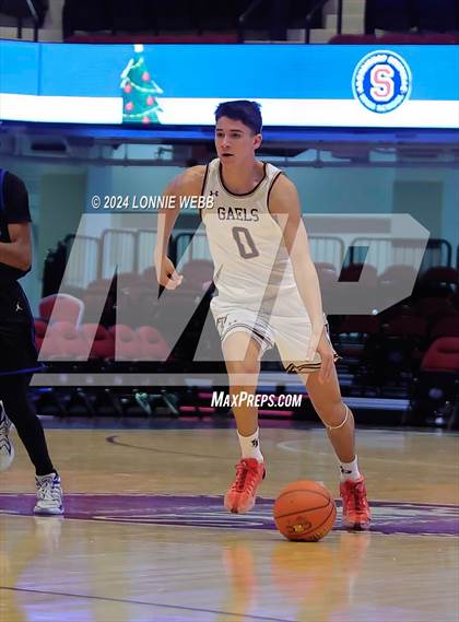 Thumbnail 1 in Iona Prep vs Poughkeepsie (William F. Plunkett Jr. Christmas Classic) photogallery.