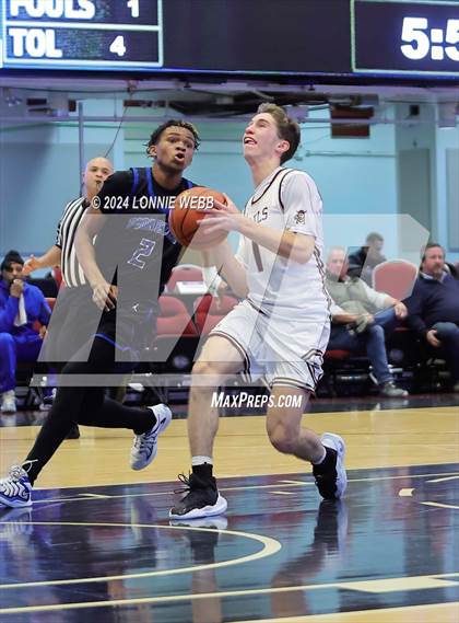 Thumbnail 1 in Iona Prep vs Poughkeepsie (William F. Plunkett Jr. Christmas Classic) photogallery.