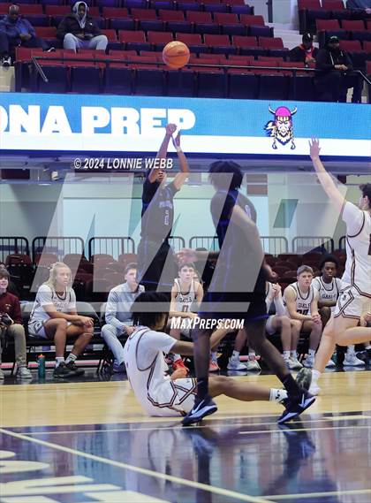 Thumbnail 2 in Iona Prep vs Poughkeepsie (William F. Plunkett Jr. Christmas Classic) photogallery.