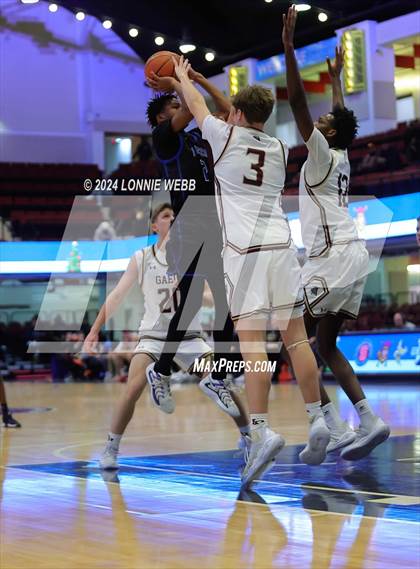 Thumbnail 3 in Iona Prep vs Poughkeepsie (William F. Plunkett Jr. Christmas Classic) photogallery.