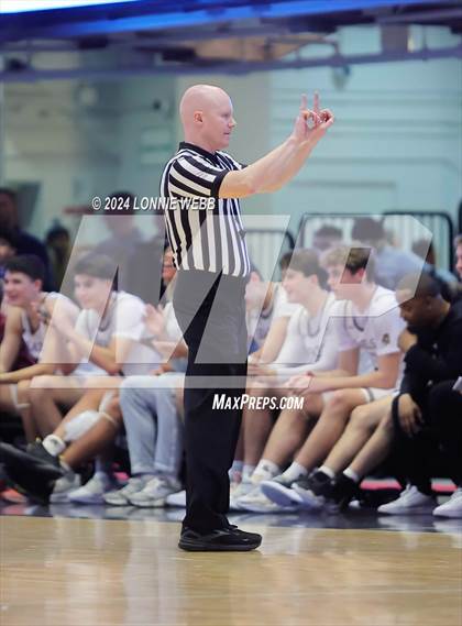 Thumbnail 3 in Iona Prep vs Poughkeepsie (William F. Plunkett Jr. Christmas Classic) photogallery.