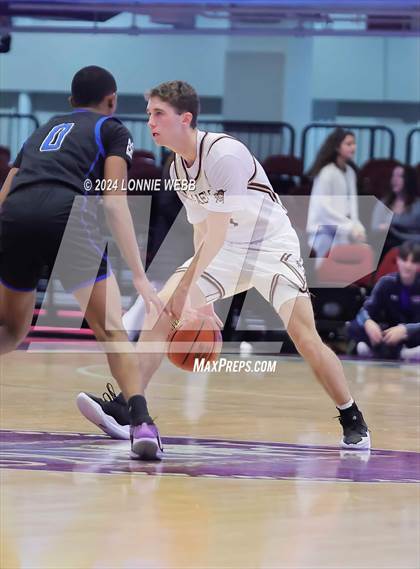 Thumbnail 1 in Iona Prep vs Poughkeepsie (William F. Plunkett Jr. Christmas Classic) photogallery.