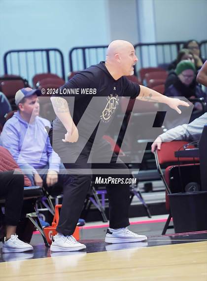Thumbnail 3 in Iona Prep vs Poughkeepsie (William F. Plunkett Jr. Christmas Classic) photogallery.