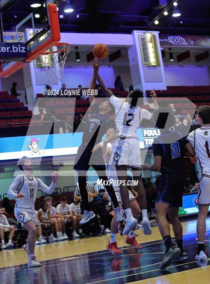 Thumbnail 1 in Iona Prep vs Poughkeepsie (William F. Plunkett Jr. Christmas Classic) photogallery.