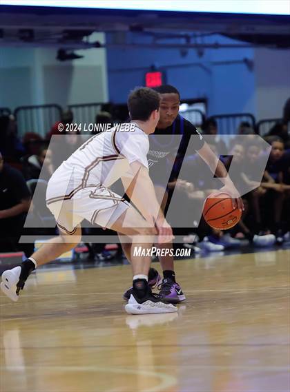 Thumbnail 2 in Iona Prep vs Poughkeepsie (William F. Plunkett Jr. Christmas Classic) photogallery.