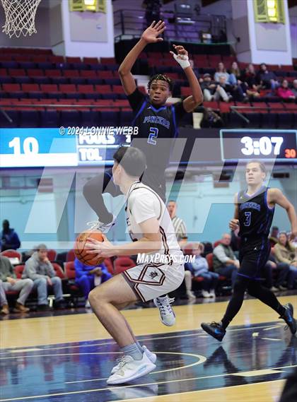 Thumbnail 1 in Iona Prep vs Poughkeepsie (William F. Plunkett Jr. Christmas Classic) photogallery.