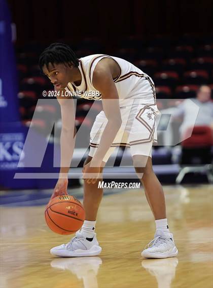 Thumbnail 2 in Iona Prep vs Poughkeepsie (William F. Plunkett Jr. Christmas Classic) photogallery.