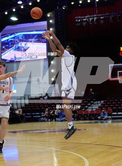 Thumbnail 2 in Iona Prep vs Poughkeepsie (William F. Plunkett Jr. Christmas Classic) photogallery.