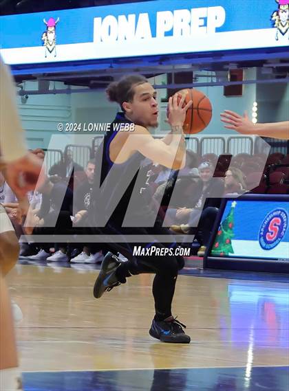 Thumbnail 2 in Iona Prep vs Poughkeepsie (William F. Plunkett Jr. Christmas Classic) photogallery.
