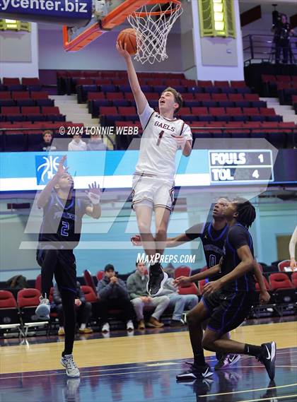 Thumbnail 2 in Iona Prep vs Poughkeepsie (William F. Plunkett Jr. Christmas Classic) photogallery.