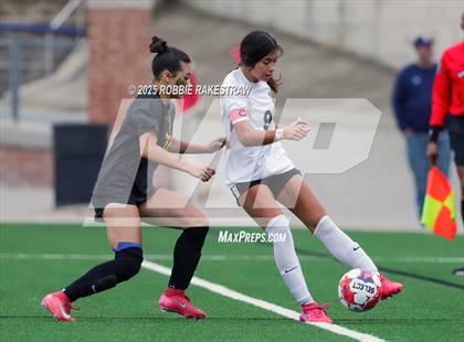 Thumbnail 1 in Forney vs. Marcus (UIL 6A Division II Semifinal Playoff) photogallery.