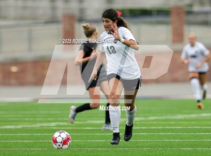 Thumbnail 2 in Forney vs. Marcus (UIL 6A Division II Semifinal Playoff) photogallery.
