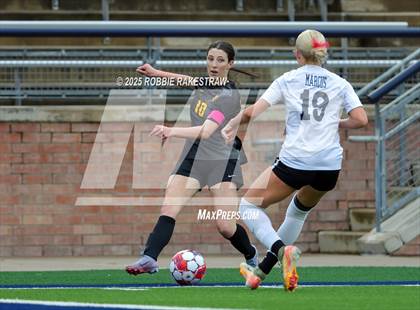 Thumbnail 1 in Forney vs. Marcus (UIL 6A Division II Semifinal Playoff) photogallery.