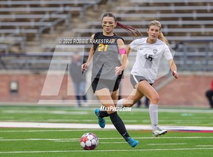 Thumbnail 1 in Forney vs. Marcus (UIL 6A Division II Semifinal Playoff) photogallery.