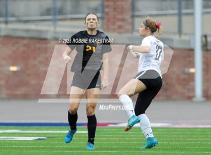 Thumbnail 3 in Forney vs. Marcus (UIL 6A Division II Semifinal Playoff) photogallery.