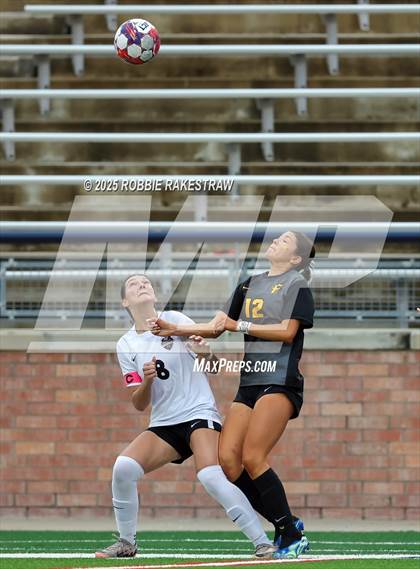 Thumbnail 3 in Forney vs. Marcus (UIL 6A Division II Semifinal Playoff) photogallery.