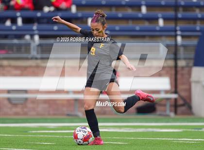 Thumbnail 3 in Forney vs. Marcus (UIL 6A Division II Semifinal Playoff) photogallery.