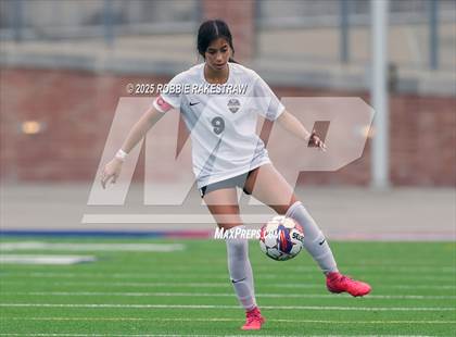 Thumbnail 2 in Forney vs. Marcus (UIL 6A Division II Semifinal Playoff) photogallery.