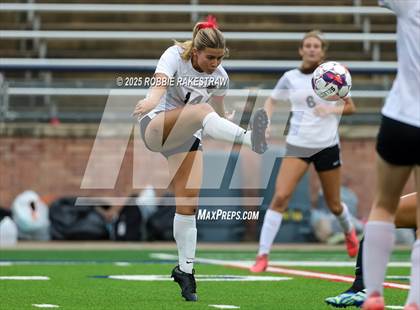 Thumbnail 3 in Forney vs. Marcus (UIL 6A Division II Semifinal Playoff) photogallery.