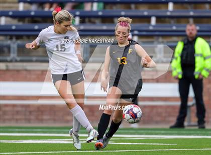 Thumbnail 3 in Forney vs. Marcus (UIL 6A Division II Semifinal Playoff) photogallery.