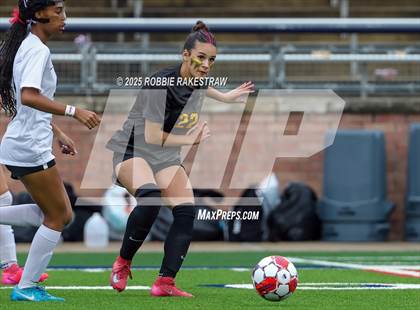 Thumbnail 1 in Forney vs. Marcus (UIL 6A Division II Semifinal Playoff) photogallery.