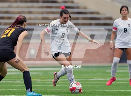Thumbnail 2 in Forney vs. Marcus (UIL 6A Division II Semifinal Playoff) photogallery.