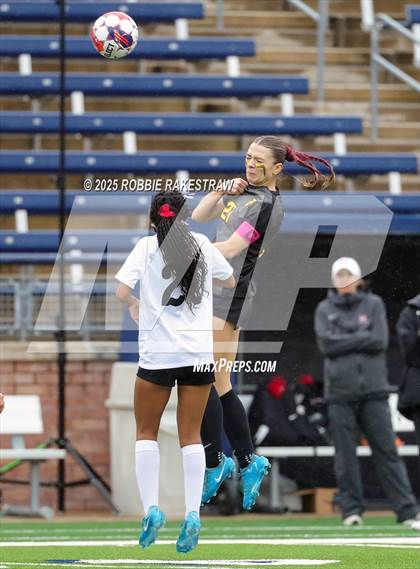 Thumbnail 3 in Forney vs. Marcus (UIL 6A Division II Semifinal Playoff) photogallery.