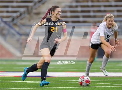 Thumbnail 3 in Forney vs. Marcus (UIL 6A Division II Semifinal Playoff) photogallery.