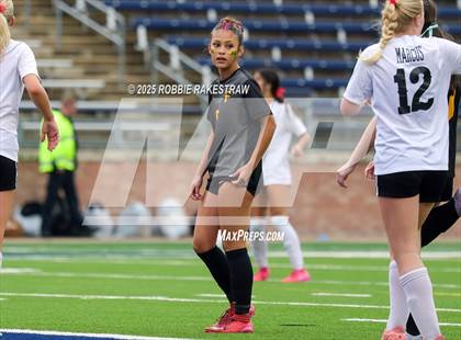 Thumbnail 1 in Forney vs. Marcus (UIL 6A Division II Semifinal Playoff) photogallery.