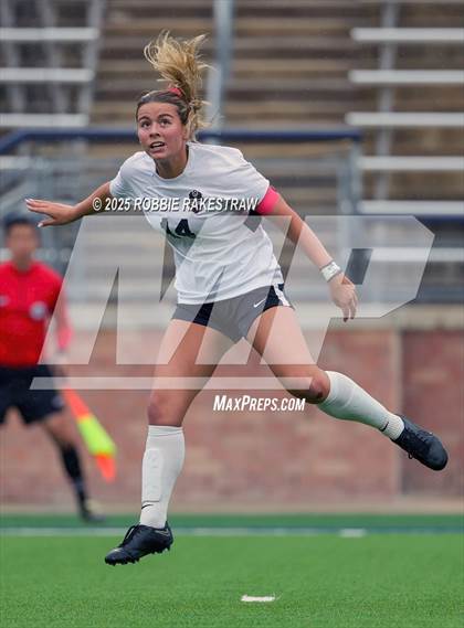 Thumbnail 3 in Forney vs. Marcus (UIL 6A Division II Semifinal Playoff) photogallery.
