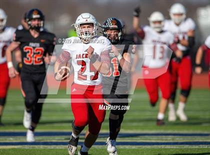 Thumbnail 2 in Platte County vs. Jackson (MSHSAA Class 5 Final) photogallery.